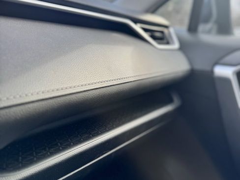 Used 2021 Toyota RAV4 XLE image 18