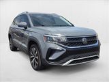 Used 2023 Volkswagen Taos SE w/ Panoramic Sunroof Package image 3
