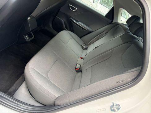 Used 2025 Kia K4 LXS image 23