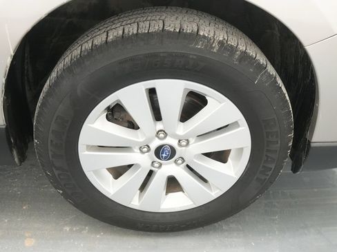 Used 2019 Subaru Outback 2.5i Premium AWD/4WD image 10