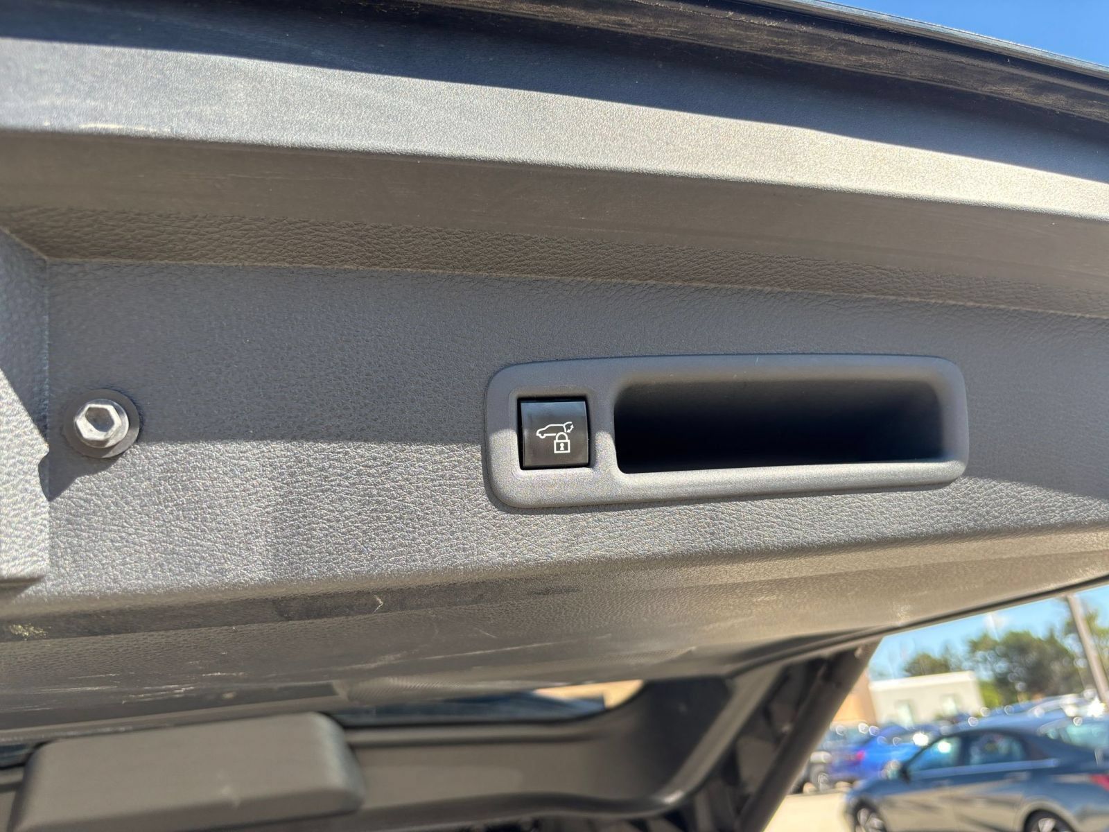 Used 2025 Toyota Sienna XLE FWD image 21