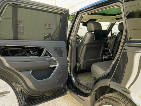 Used 2023 Land Rover Range Rover Long Wheelbase Autobiography image 55