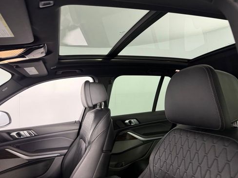 Used 2025 BMW X5 xDrive50e image 24