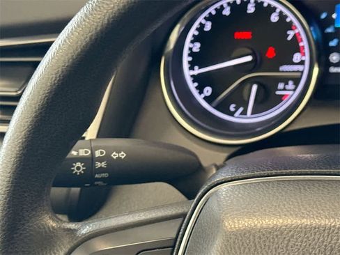 Used 2020 Toyota Camry LE image 26