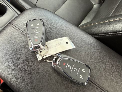 Used 2023 Chevrolet Equinox Premier image 27