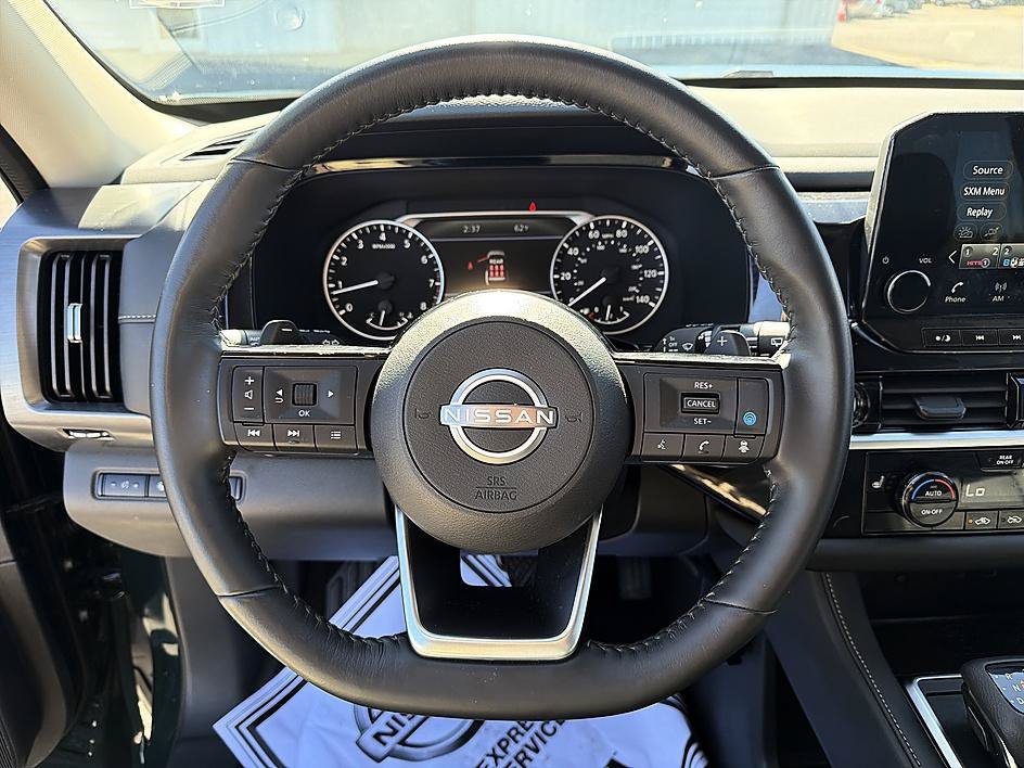 Used 2024 Nissan Pathfinder SL AWD/4WD image 22