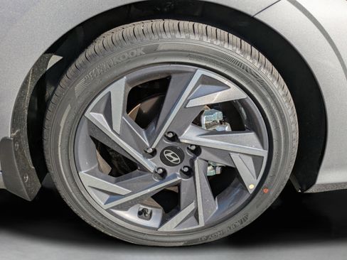New 2026 Hyundai Elantra Limited image 35