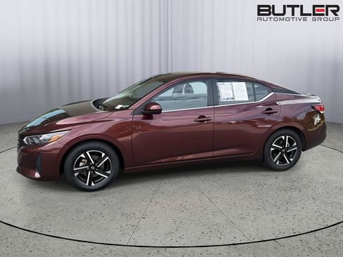 Used 2025 Nissan Sentra SV FWD image 3