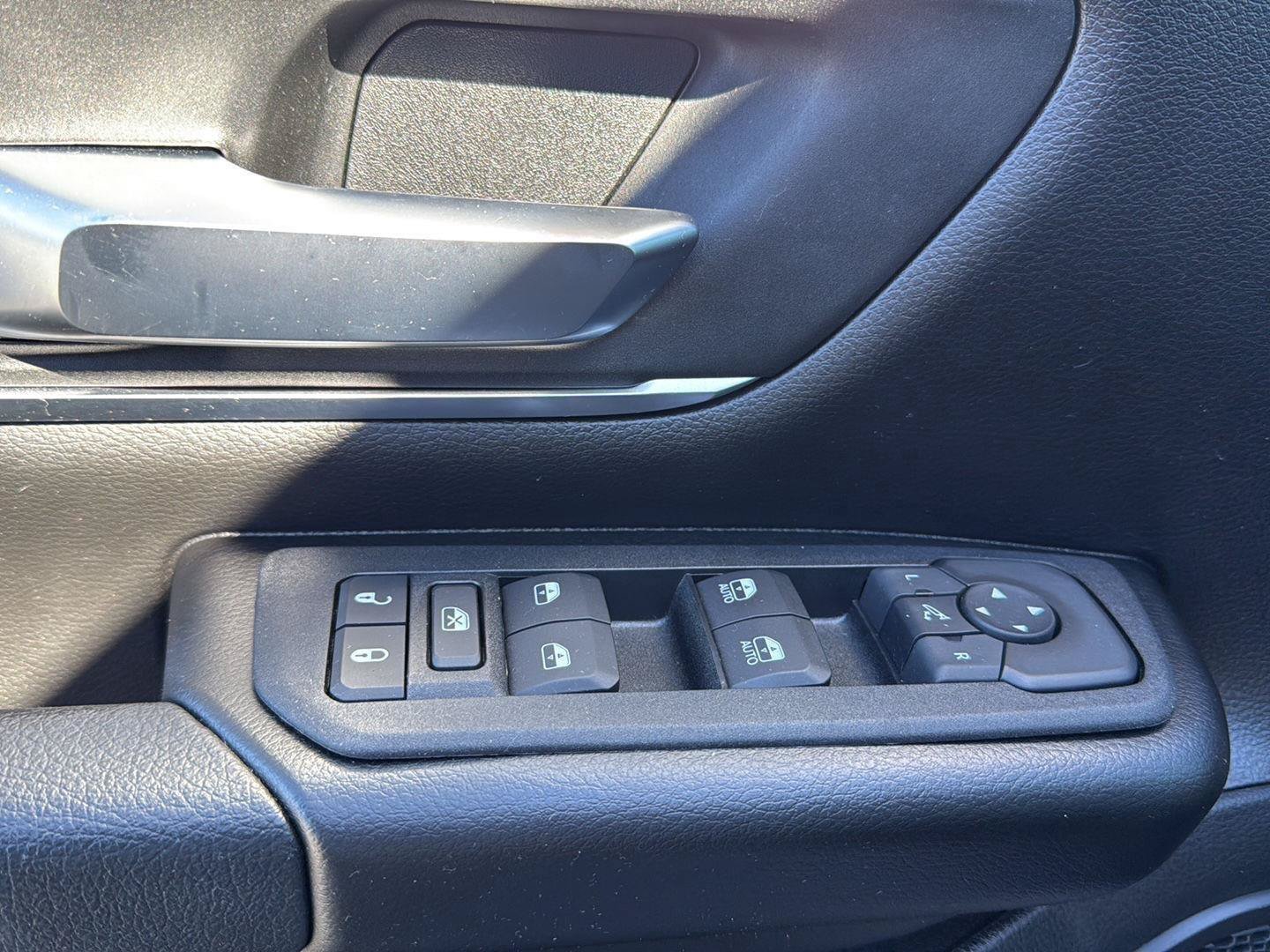 Used 2025 RAM 1500 Big Horn AWD/4WD image 10