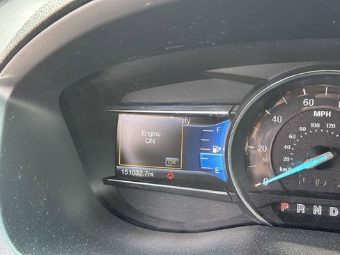 Used 2016 Ford Explorer XLT w/ Equipment Group 202A AWD/4WD image 29