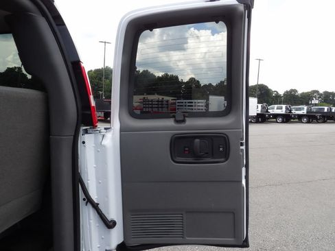 Used 2025 Chevrolet Express 3500 LS RWD image 51