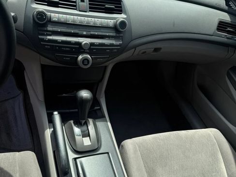 Used 2010 Honda Accord LX image 9