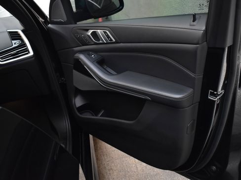 Used 2021 BMW X5 M w/ Executive Package image 31