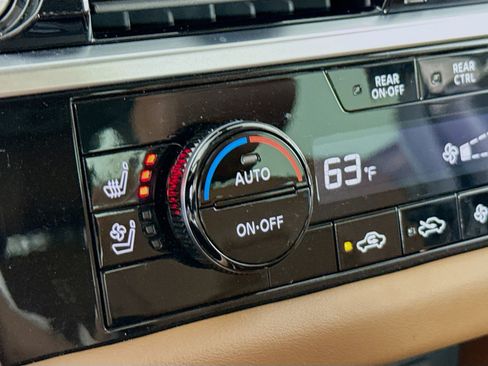 Used 2023 Nissan Pathfinder Platinum image 25