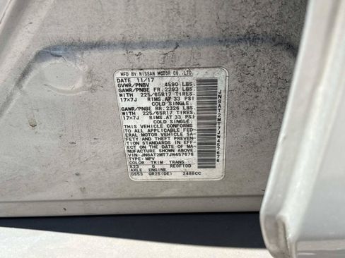 Used 2018 Nissan Rogue SV FWD image 12
