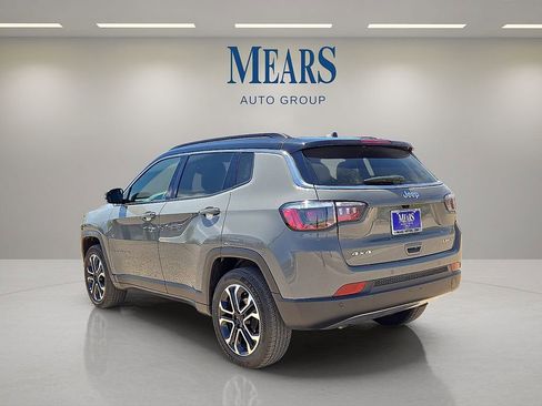 Used 2024 Jeep Compass Limited AWD/4WD image 3