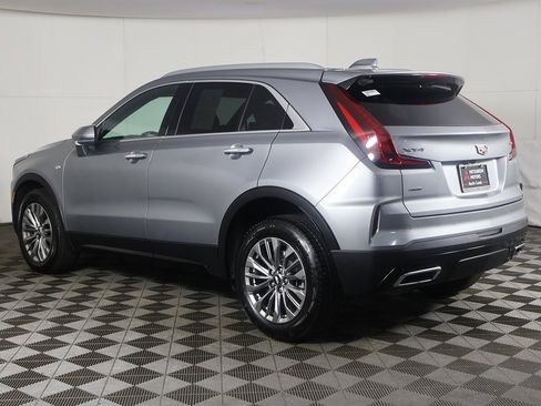 Used 2024 Cadillac XT4 Premium Luxury image 7