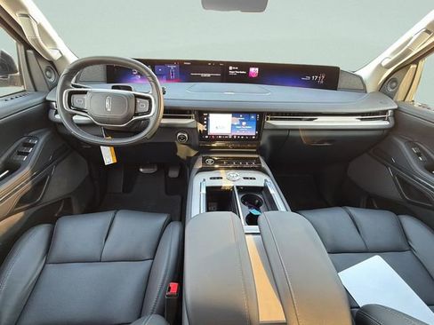 New 2026 Lincoln Navigator Reserve image 10