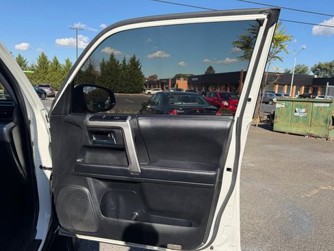 Used 2020 Toyota 4Runner SR5 Premium w/ Moonroof Package image 21