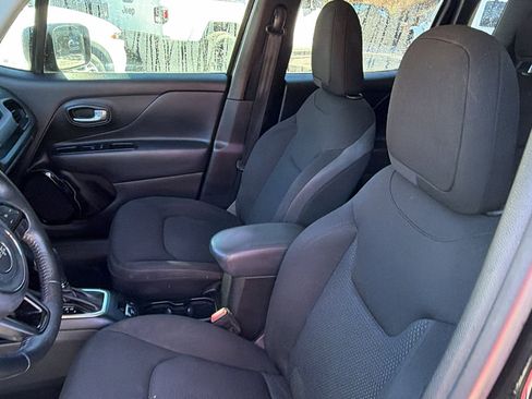 Used 2018 Jeep Renegade Altitude w/ UConnect 8.4 Nav Group image 17