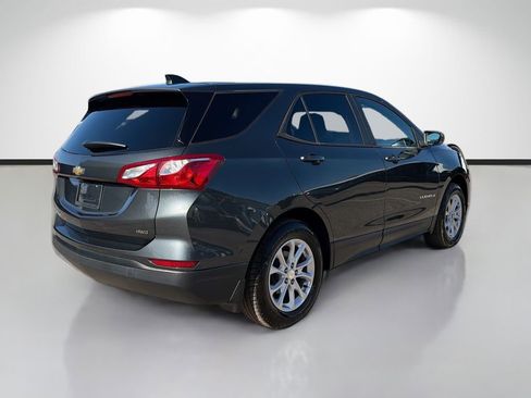 Used 2020 Chevrolet Equinox LS w/ LS Convenience Package AWD/4WD image 3