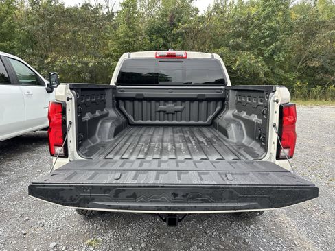 New 2026 Chevrolet Colorado ZR2 w/ Technology Package AWD/4WD image 25