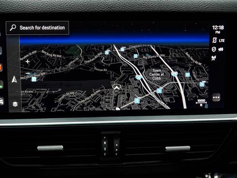 Used 2023 Porsche Cayenne Platinum Edition image 25