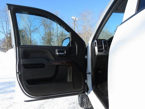 Used 2018 GMC Sierra 1500 SLE w/ SLE Value Package image 9