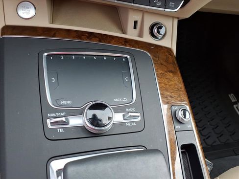 Used 2018 Audi Q5 2.0T Premium Plus w/ Premium Plus Package image 19