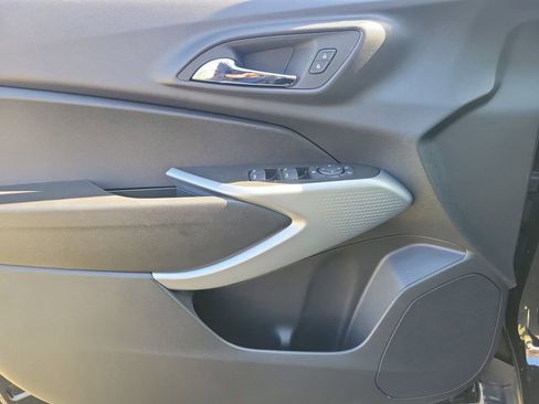 New 2026 Chevrolet Trax RS w/ Sunroof Package image 18