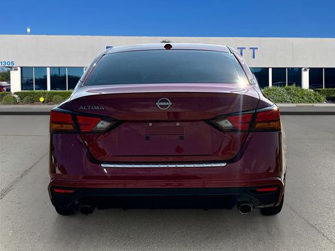 Used 2023 Nissan Altima 2.5 SR w/ SR Premium Package image 6