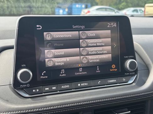 Used 2025 Nissan Rogue SV FWD image 20