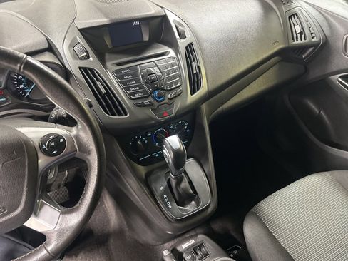 Used 2018 Ford Transit Connect XL image 4