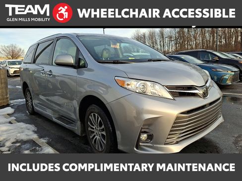 Used 2018 Toyota Sienna XLE image 1