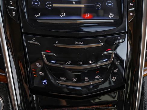 Used 2017 Cadillac Escalade Luxury image 29