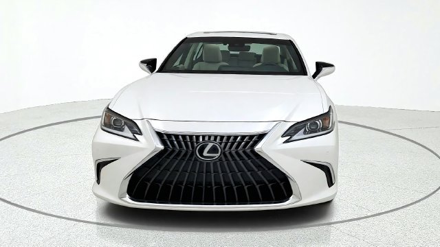 Used 2025 Lexus ES 350 w/ Premium Package FWD image 2