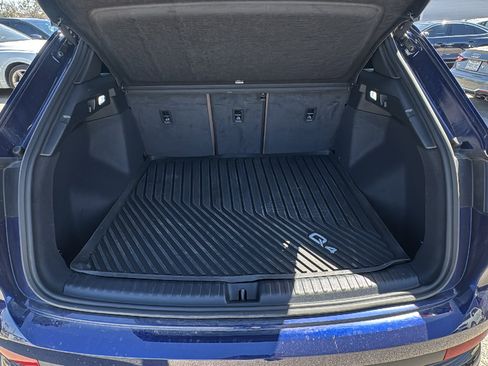 Used 2024 Audi Q4 e-tron Premium Plus w/ Premium Plus image 24