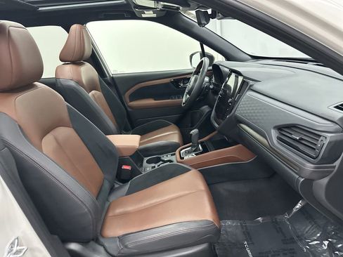 Used 2025 Subaru Forester Touring image 29