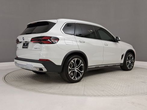 Used 2025 BMW X5 xDrive50e w/ Climate Comfort Package AWD/4WD image 7