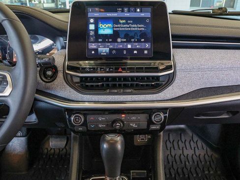 Used 2022 Jeep Compass Latitude image 13