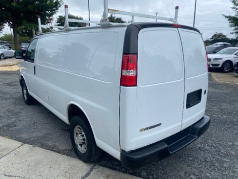 Used 2023 Chevrolet Express 2500 RWD image 3
