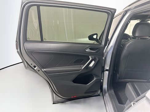 Used 2022 Volkswagen Tiguan SE R-Line FWD image 25