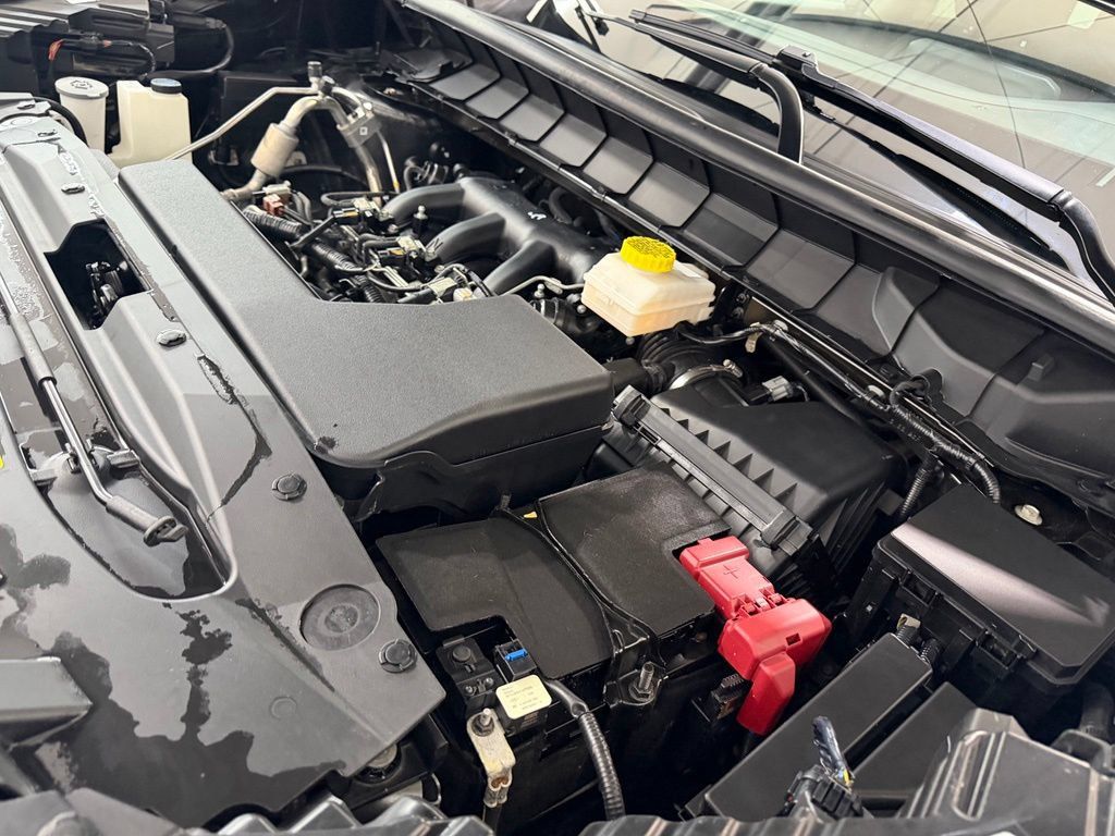 Used 2024 Nissan Pathfinder SV FWD image 7