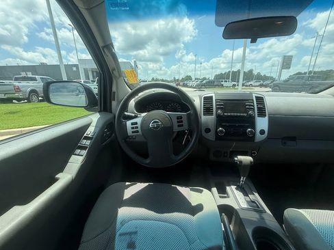 Used 2013 Nissan Frontier SV RWD image 10