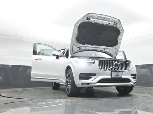 Used 2023 Volvo XC90 B5 Plus image 55