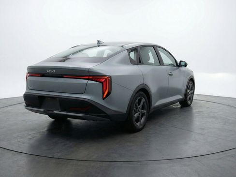 Used 2025 Kia K4 FWD image 9