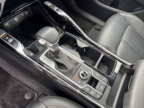 Certified 2023 Kia Sorento SX image 25