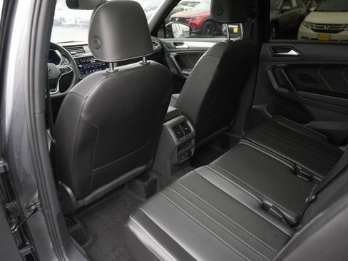 Used 2024 Volkswagen Tiguan SE R-Line image 12