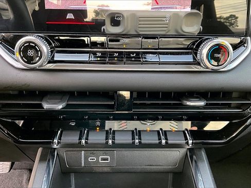 Used 2024 GMC Canyon Elevation w/ Trailering Package image 17