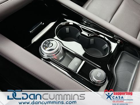 New 2025 Ford Explorer Platinum w/ LUX Leather Package AWD/4WD image 17